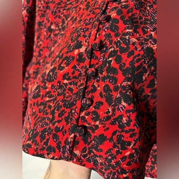 Sanctuary Red and Black V Neck Harmony Blouse in Surreal XS - Picture 5 of 10